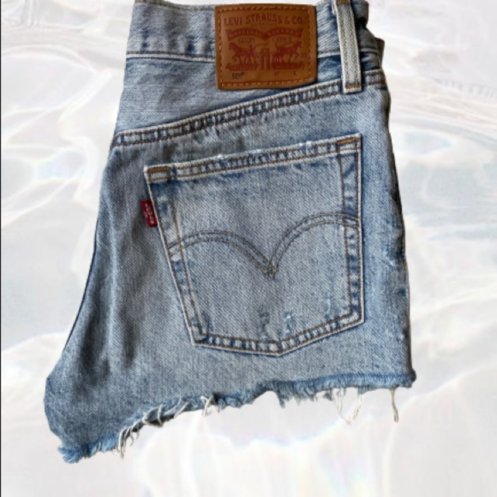 Light Wash Levis Shorts